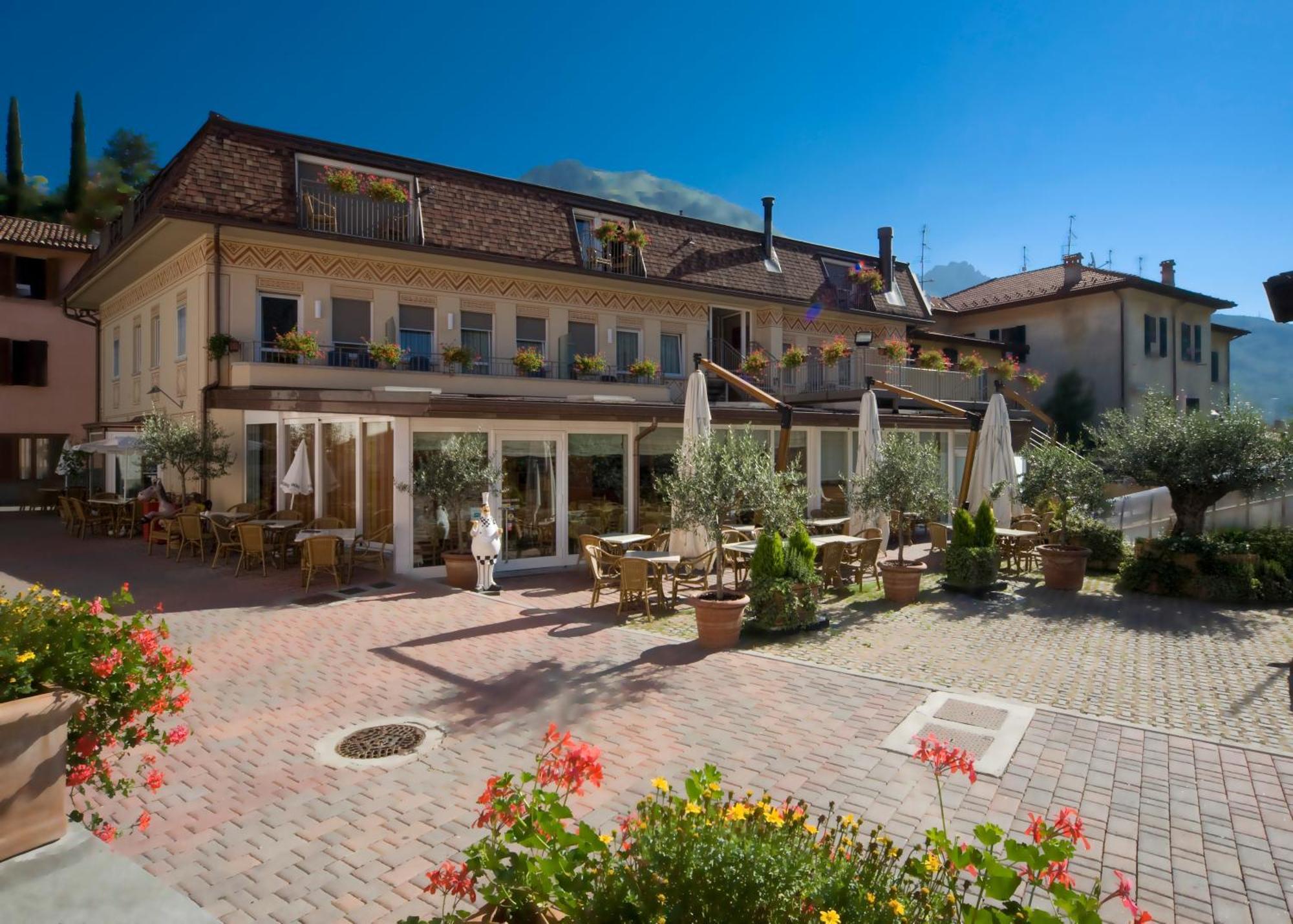 Hotel Concordia Porlezza Exterior photo